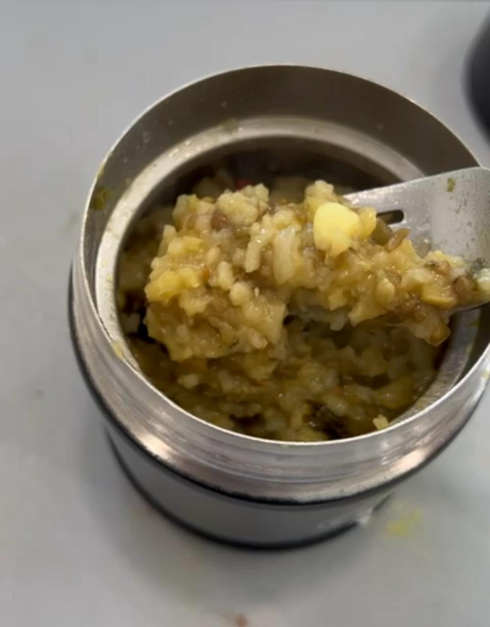 A wonderful method to make hot khichdi in thermos